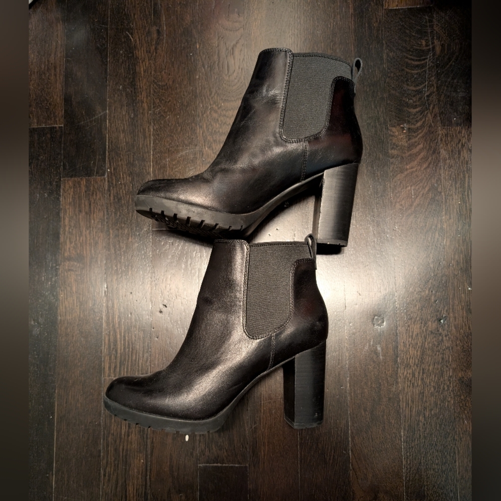 Clarks Block Heel Chelsea Boot